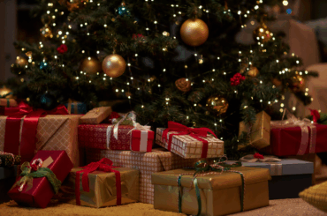 Christmas tree and presents