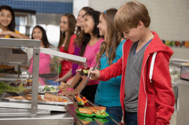 Kids on school lunch line